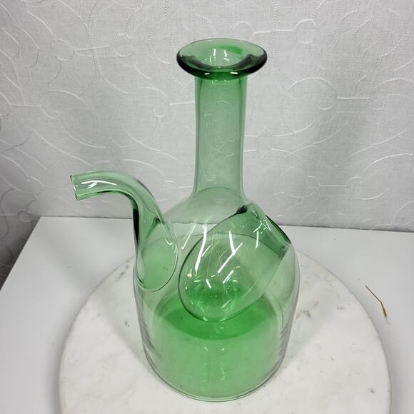 Vintage Hand Blown Italian Wine Decanter Green with Ice Chamber & Raffia Stopper - Picture 10 of 16